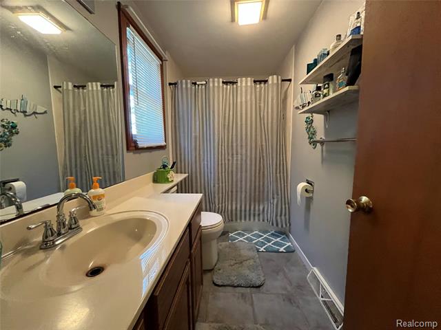 Builiding view nine for 8368 E Lippincott Blvd, Davison, MI. 48423