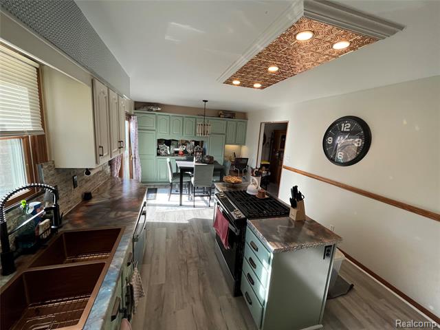 Builiding view one for 8368 E Lippincott Blvd, Davison, MI. 48423