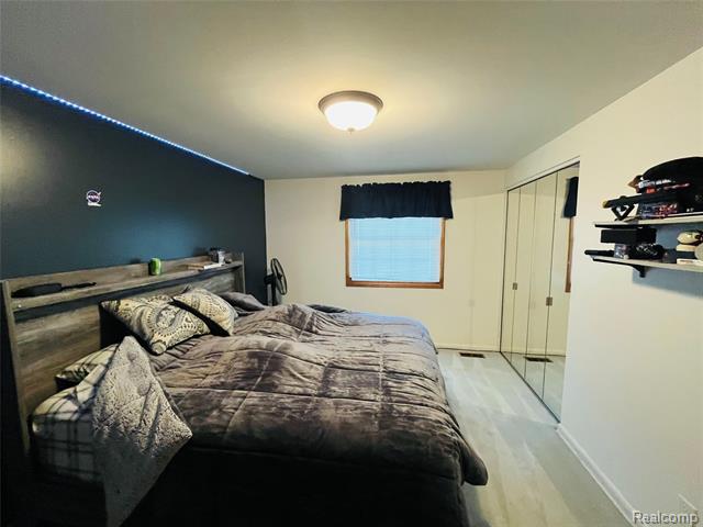 Builiding view seven for 8368 E Lippincott Blvd, Davison, MI. 48423