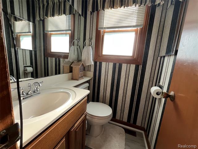 Builiding view six for 8368 E Lippincott Blvd, Davison, MI. 48423