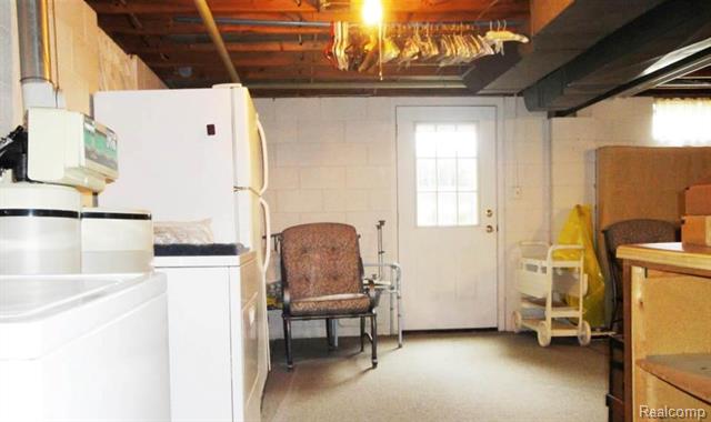 Builiding view twelve for 8368 E Lippincott Blvd, Davison, MI. 48423