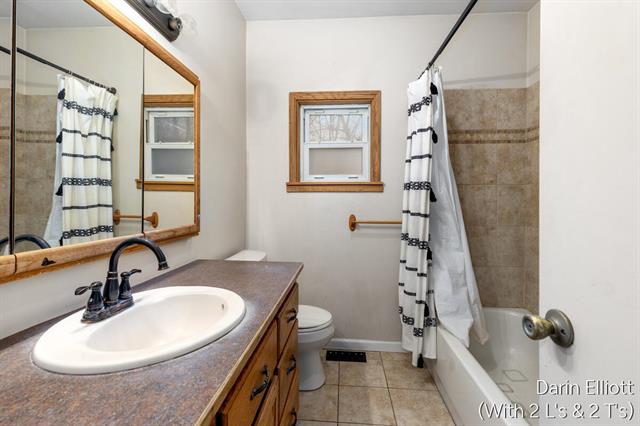 Builiding view eighteen for 240 Yeomans, Ionia, MI. 48846