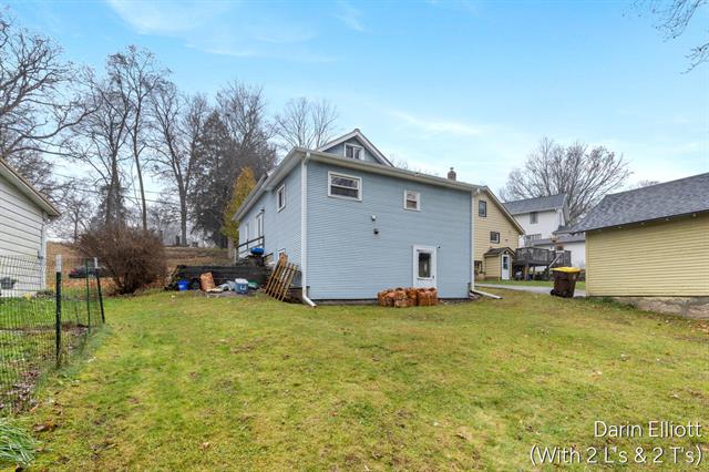 Builiding view two for 240 Yeomans, Ionia, MI. 48846