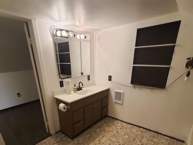 Builiding view seventeen for 324 15Th, Niles, MI. 49120