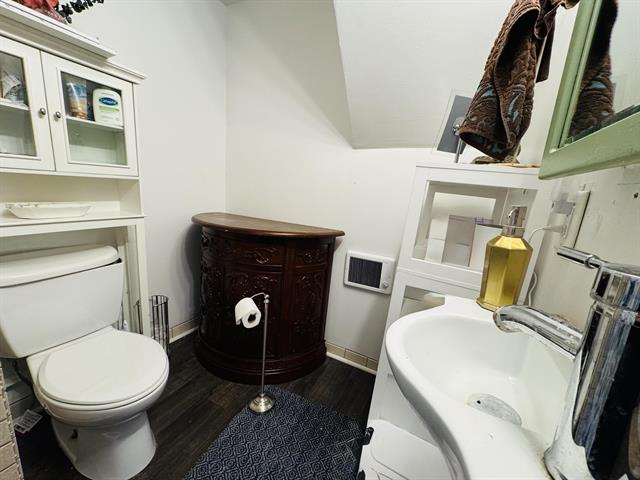 Builiding view twelve for 324 15Th, Niles, MI. 49120