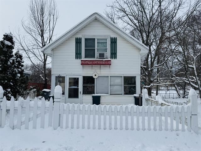 front view for 324 S 15Th Street, Niles, Mi. 49120