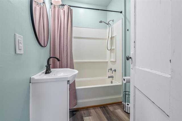 Builiding view thirteen for 230 Compton, Bronson, MI. 49028