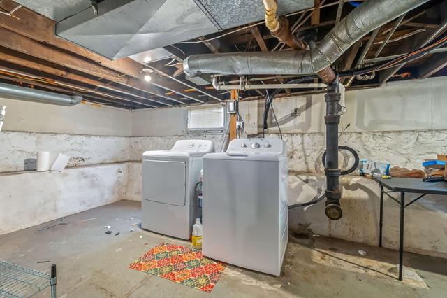 Builiding view twenty one for 230 Compton, Bronson, MI. 49028