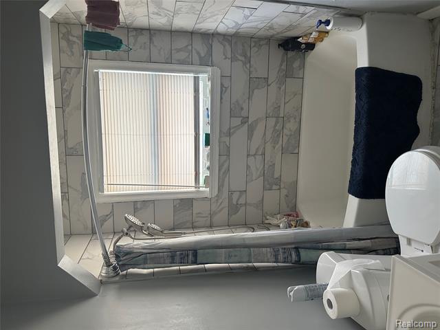 Builiding view nine for 19970 Keystone, Detroit, MI. 48234