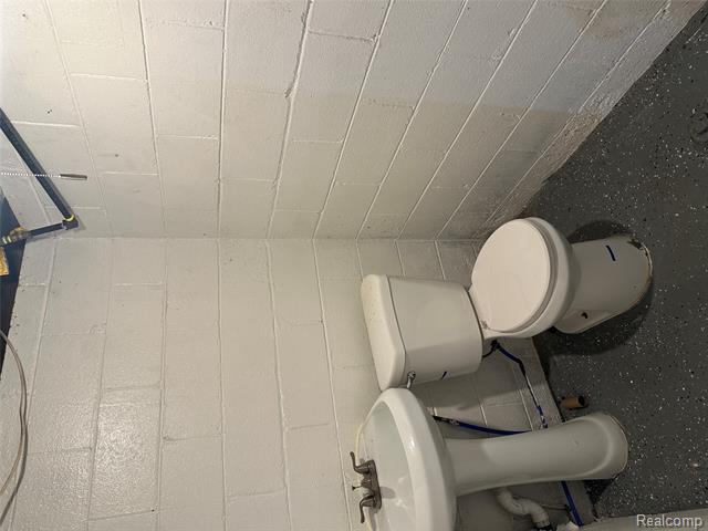 Builiding view sixteen for 19970 Keystone, Detroit, MI. 48234