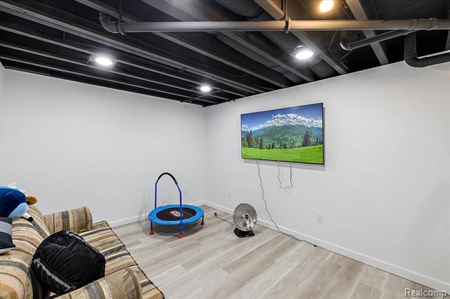 Builiding view forty six for 20848 Wexford, Macomb, MI. 48044