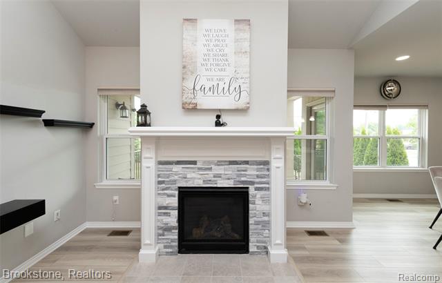 Builiding view nine for 981 Cottage Lane, Troy, MI. 48085