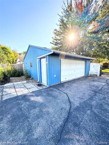 Builiding view eight for 1238 Genesee, Burton, MI. 48509