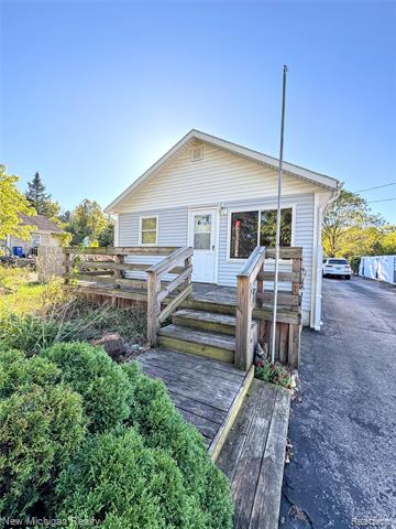 Builiding view one for 1238 Genesee, Burton, MI. 48509