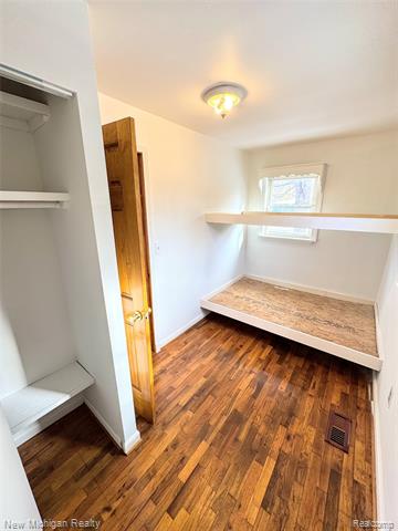 Builiding view sixteen for 1238 Genesee, Burton, MI. 48509