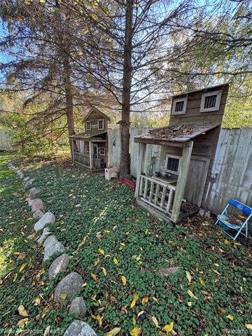 Builiding view thirty five for 1238 Genesee, Burton, MI. 48509