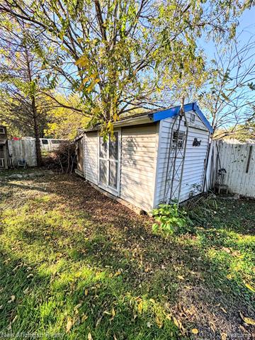 Builiding view thirty three for 1238 Genesee, Burton, MI. 48509