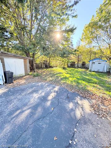 Builiding view thirty two for 1238 Genesee, Burton, MI. 48509