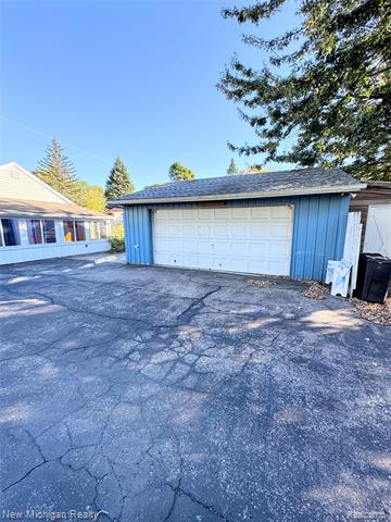 Builiding view twenty five for 1238 Genesee, Burton, MI. 48509