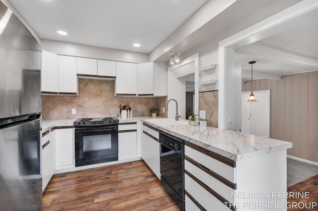 Builiding view eighteen for 501 Oakleigh, Grand Rapids, MI. 49504