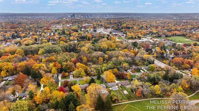 Builiding view fifty eight for 501 Oakleigh, Grand Rapids, MI. 49504