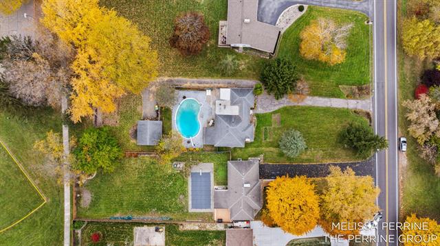 Builiding view fifty five for 501 Oakleigh, Grand Rapids, MI. 49504