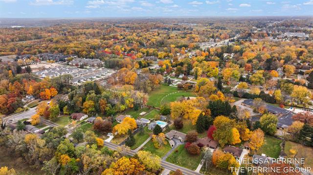 Builiding view fifty seven for 501 Oakleigh, Grand Rapids, MI. 49504