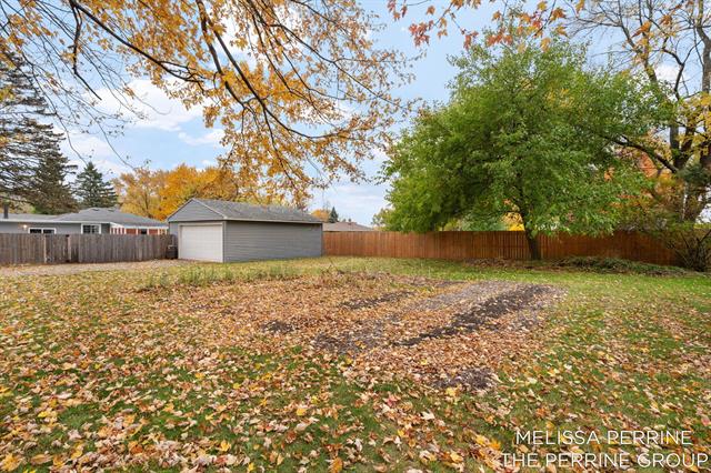 Builiding view fifty for 501 Oakleigh, Grand Rapids, MI. 49504