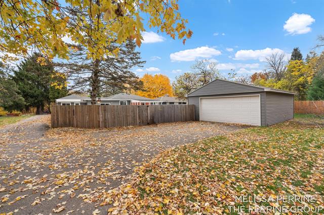 Builiding view forty nine for 501 Oakleigh, Grand Rapids, MI. 49504