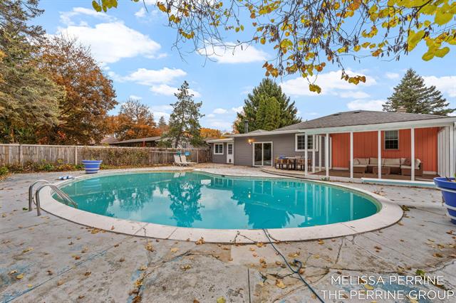 Builiding view forty one for 501 Oakleigh, Grand Rapids, MI. 49504