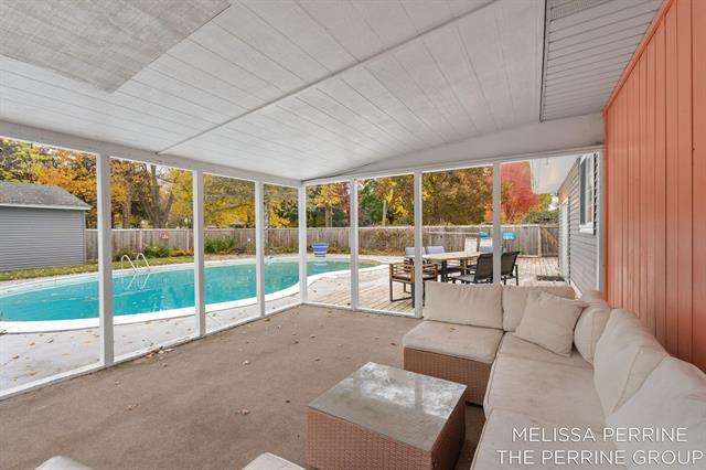 Builiding view forty seven for 501 Oakleigh, Grand Rapids, MI. 49504