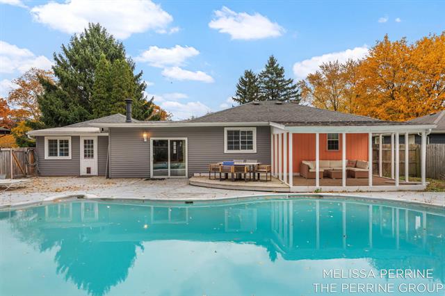 Builiding view forty for 501 Oakleigh, Grand Rapids, MI. 49504