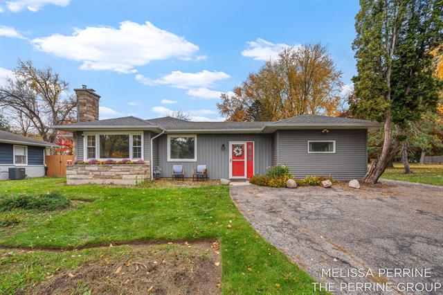 Builiding view one for 501 Oakleigh, Grand Rapids, MI. 49504