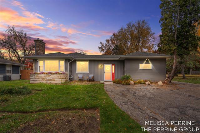 Builiding view seventy eight for 501 Oakleigh, Grand Rapids, MI. 49504