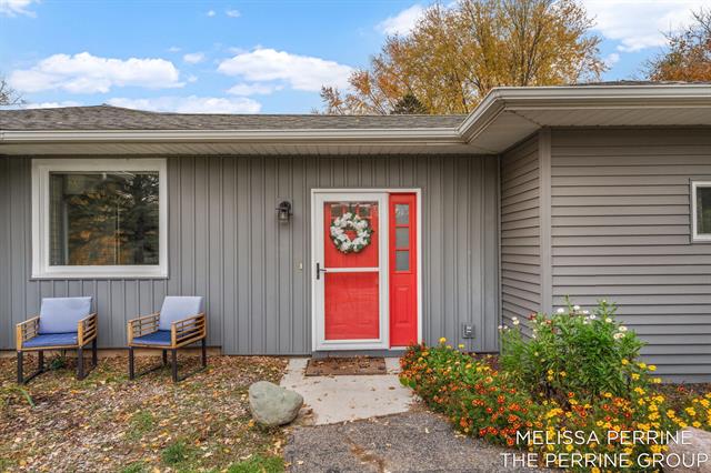 Builiding view seventy five for 501 Oakleigh, Grand Rapids, MI. 49504