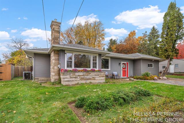 Builiding view seventy seven for 501 Oakleigh, Grand Rapids, MI. 49504