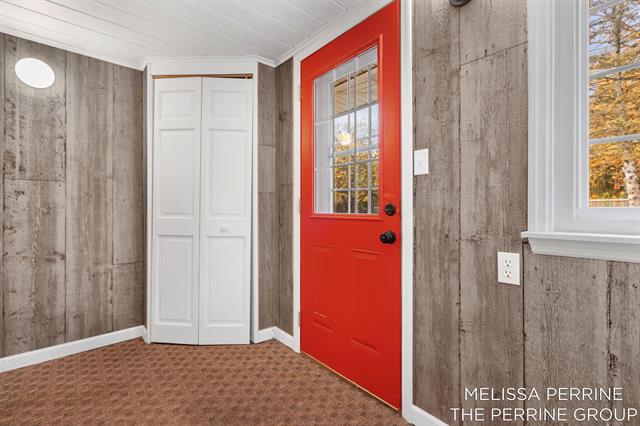 Builiding view thirty four for 501 Oakleigh, Grand Rapids, MI. 49504