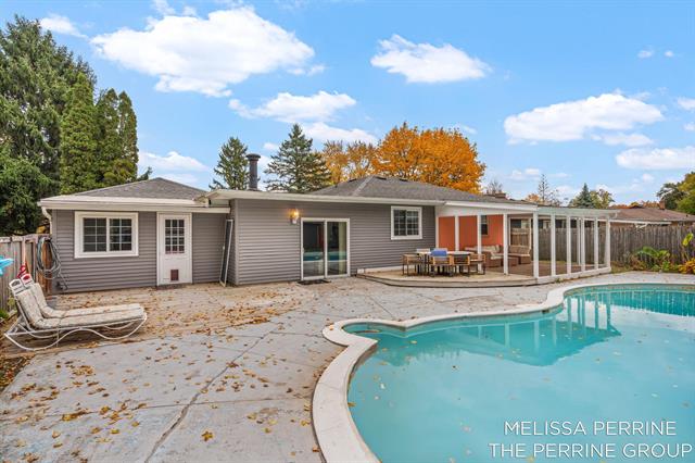 Builiding view thirty nine for 501 Oakleigh, Grand Rapids, MI. 49504