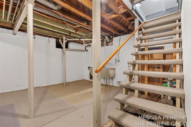 Builiding view thirty seven for 501 Oakleigh, Grand Rapids, MI. 49504