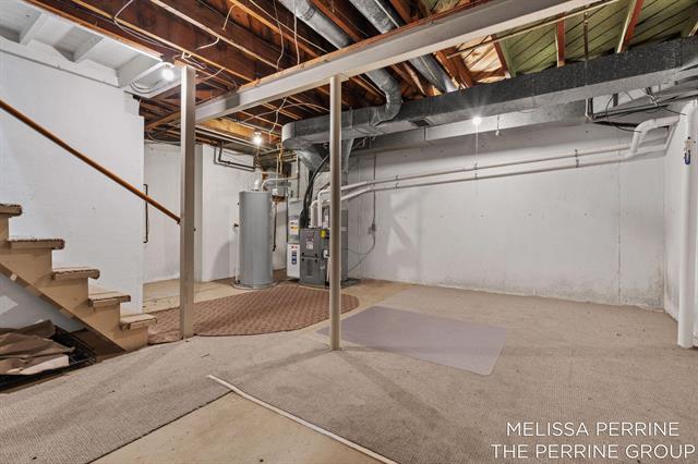 Builiding view thirty six for 501 Oakleigh, Grand Rapids, MI. 49504