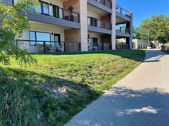 Builiding view forty for 225 Seventeenth Street, Traverse City, MI. 49684