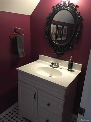 Builiding view fourteen for 6358 Yorkshire North Riding Road, Flint, MI. 48532