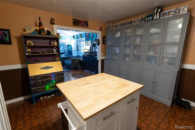 Builiding view six for 6358 Yorkshire North Riding Road, Flint, MI. 48532