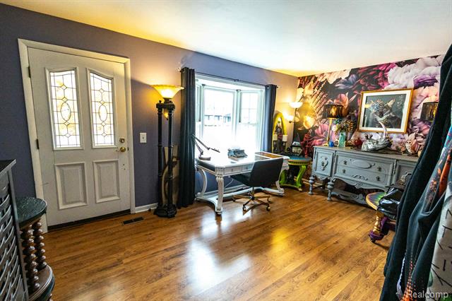 Builiding view thirteen for 6358 Yorkshire North Riding Road, Flint, MI. 48532