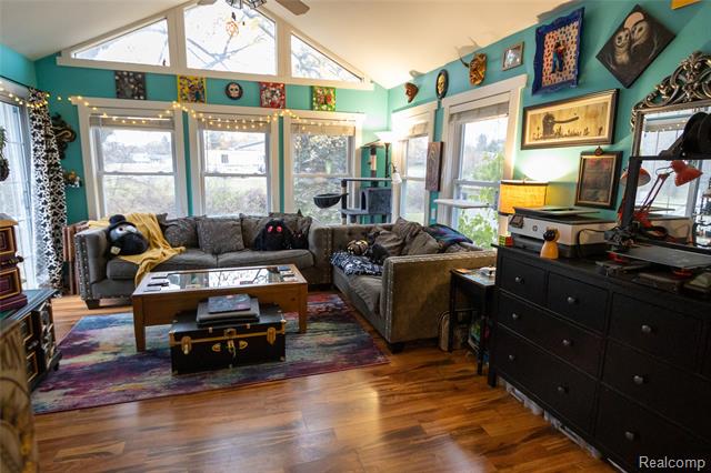 Builiding view two for 6358 Yorkshire North Riding Road, Flint, MI. 48532