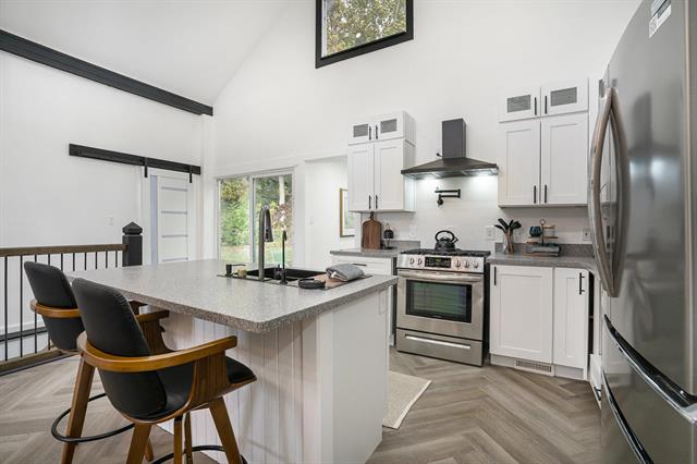 Builiding view five for 71599 Stateline, Edwardsburg, MI. 49112