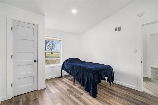 Builiding view sixteen for 71599 Stateline, Edwardsburg, MI. 49112