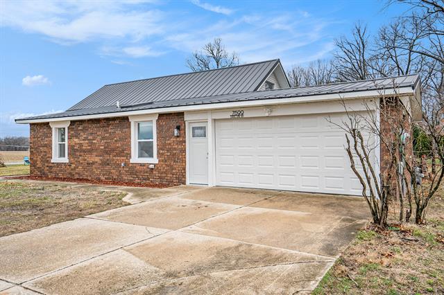 Builiding view twenty four for 71599 Stateline, Edwardsburg, MI. 49112