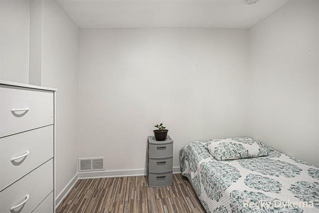 Builiding view fourteen for 5738 Mount Vernon, Portage, MI. 49024