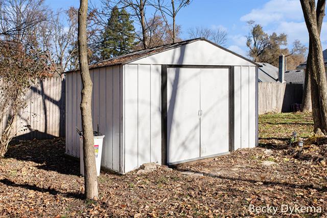 Builiding view nineteen for 5738 Mount Vernon, Portage, MI. 49024